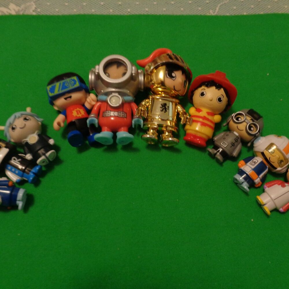 BONKERS TOYS LLC RYANS WORLD ACTION FIGURES LOT